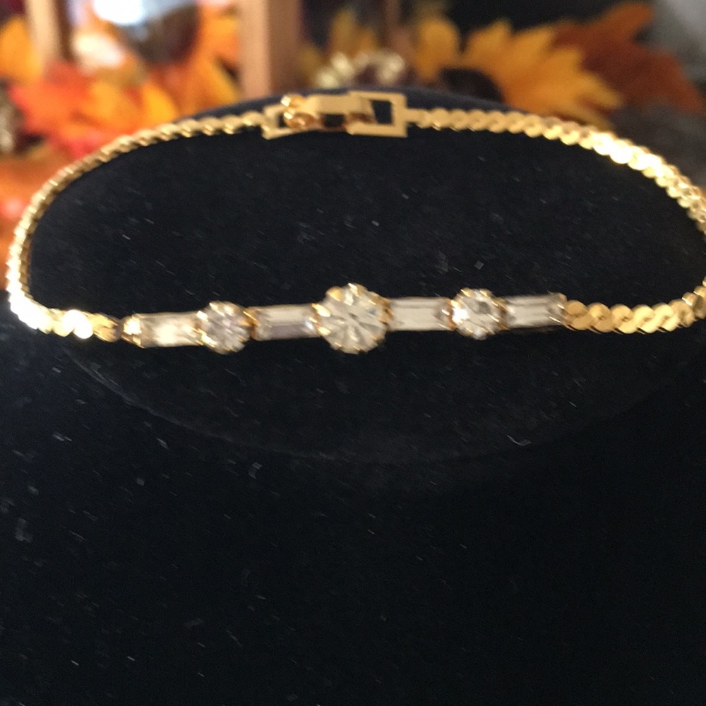 Goldtone fashion bracelet